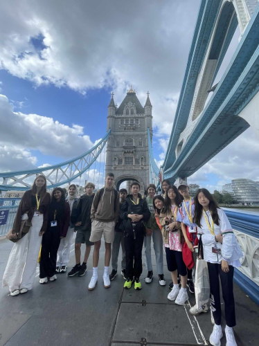Academic Summer students on Tower Bridge